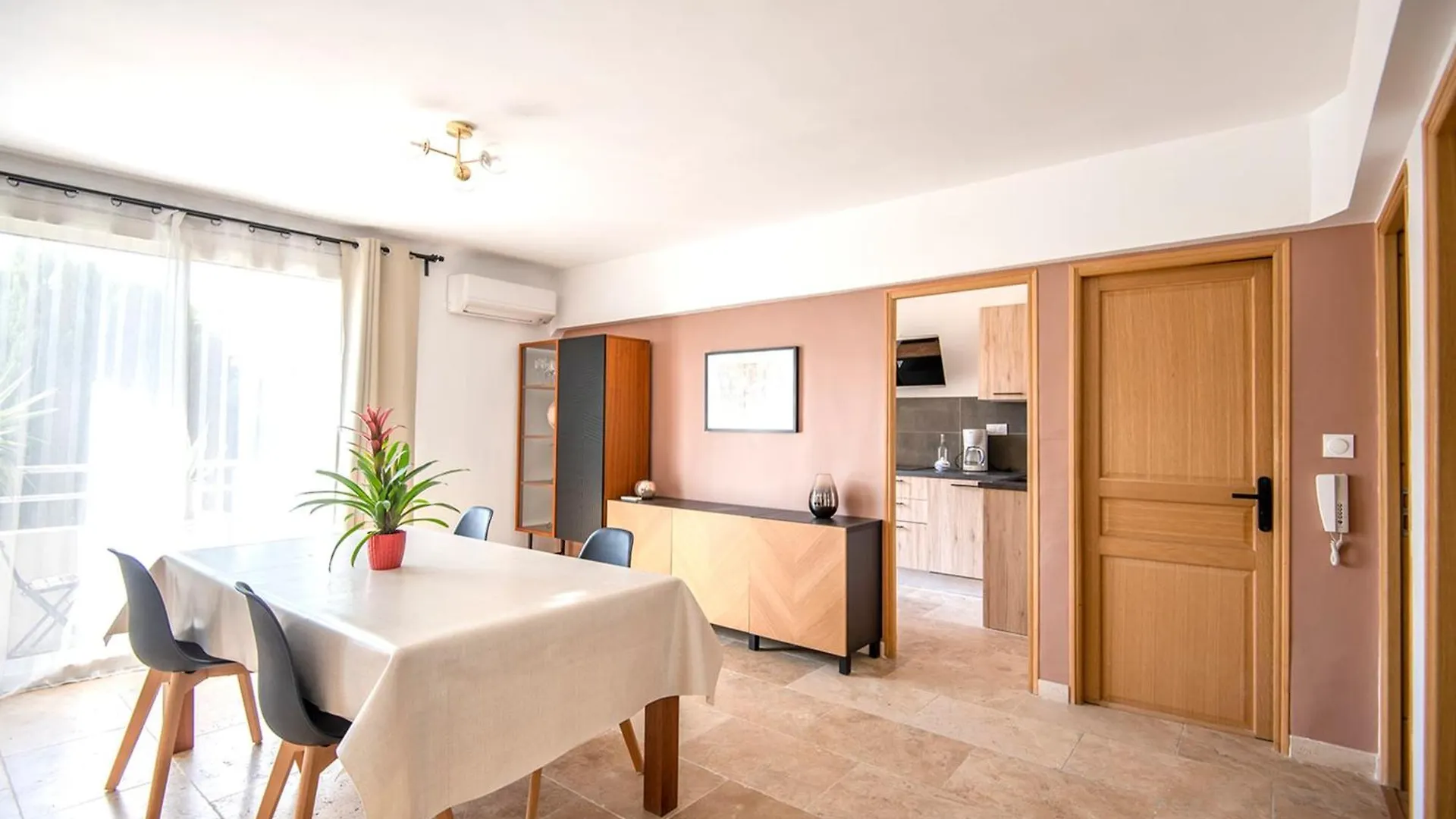 Beautiful Apartment Of 65 M2 In The 8Th Marseilles