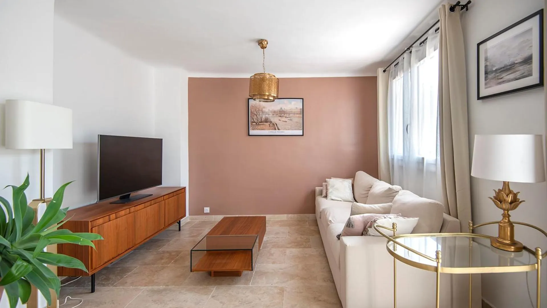 Kontakte von Beautiful Apartment Of 65 M2 In The 8Th Marseille