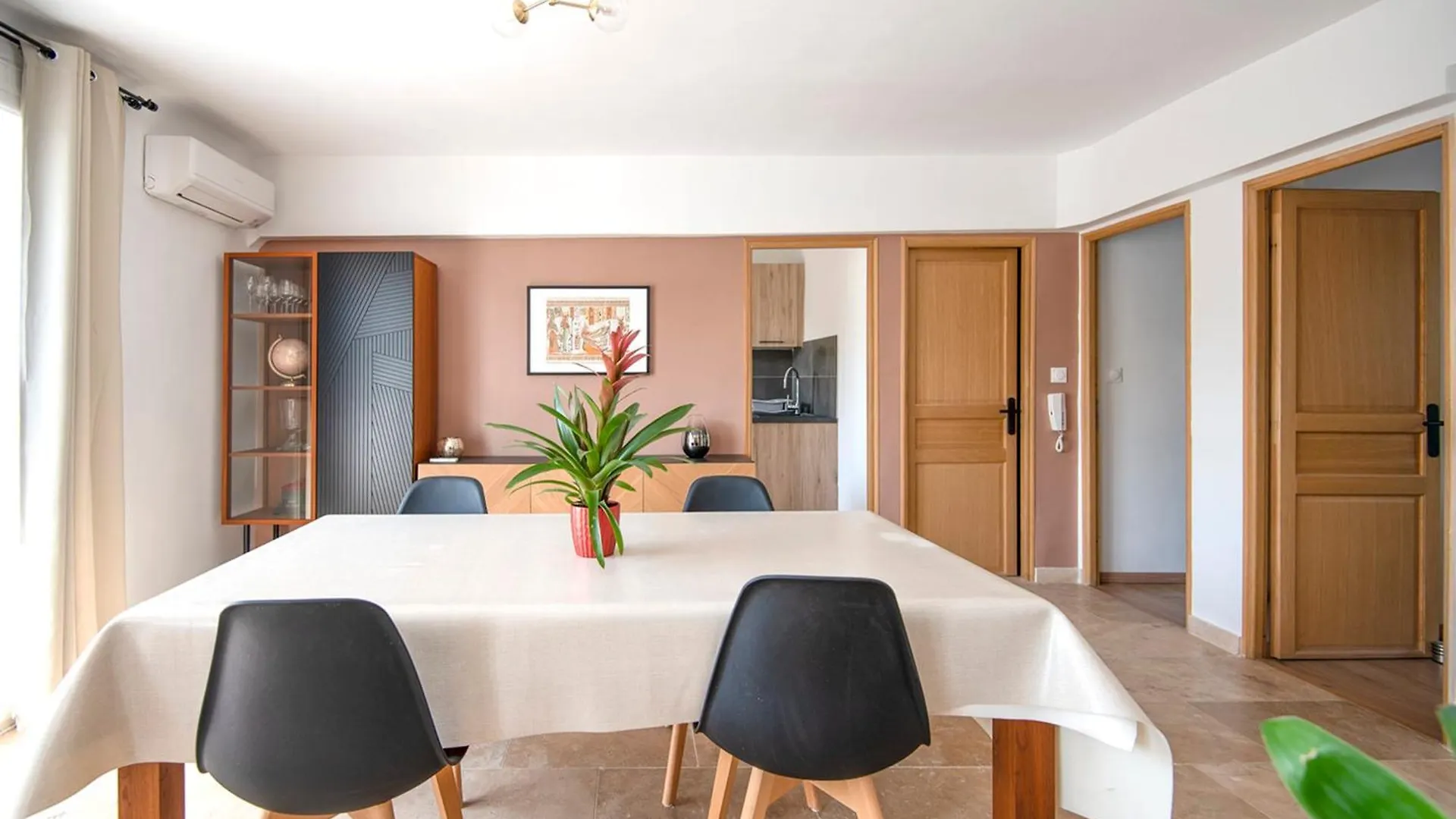 Beautiful Apartment Of 65 M2 In The 8Th Marseilles Frankreich